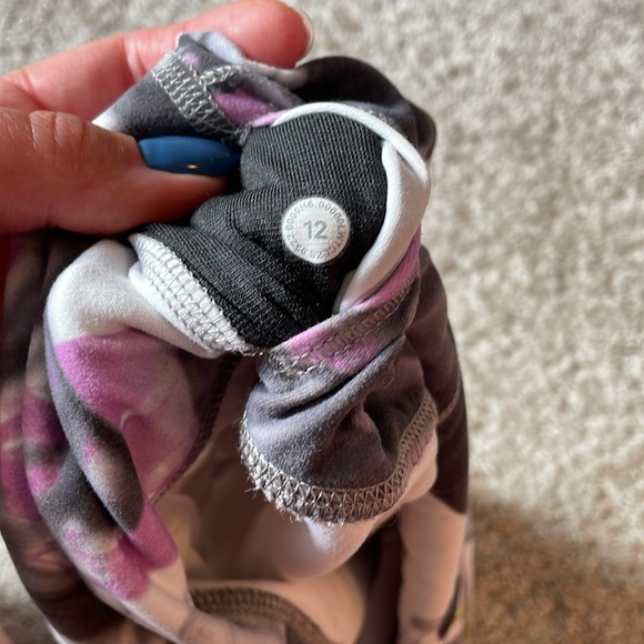 Lululemon Align 6” Shorts - Picture 4 of 4